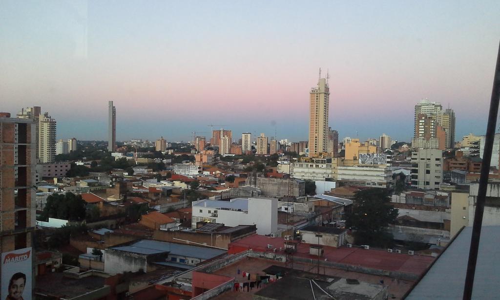Estudio En El Centro De Asuncion Exterior foto